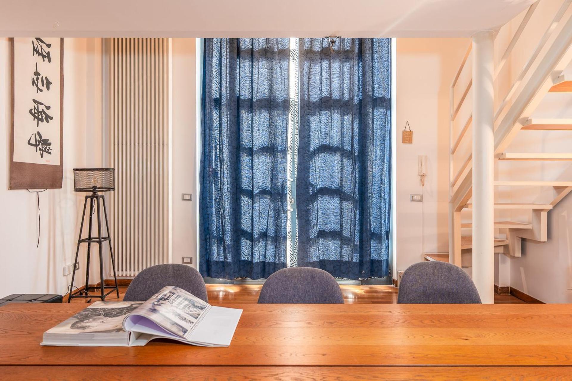 Apartment Loft Design On 3 Levels Near The Polytechnic Mailand