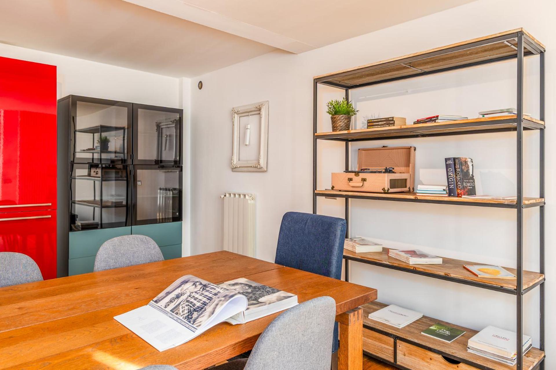 Loft Design On 3 Levels Near The Polytechnic Apartment *